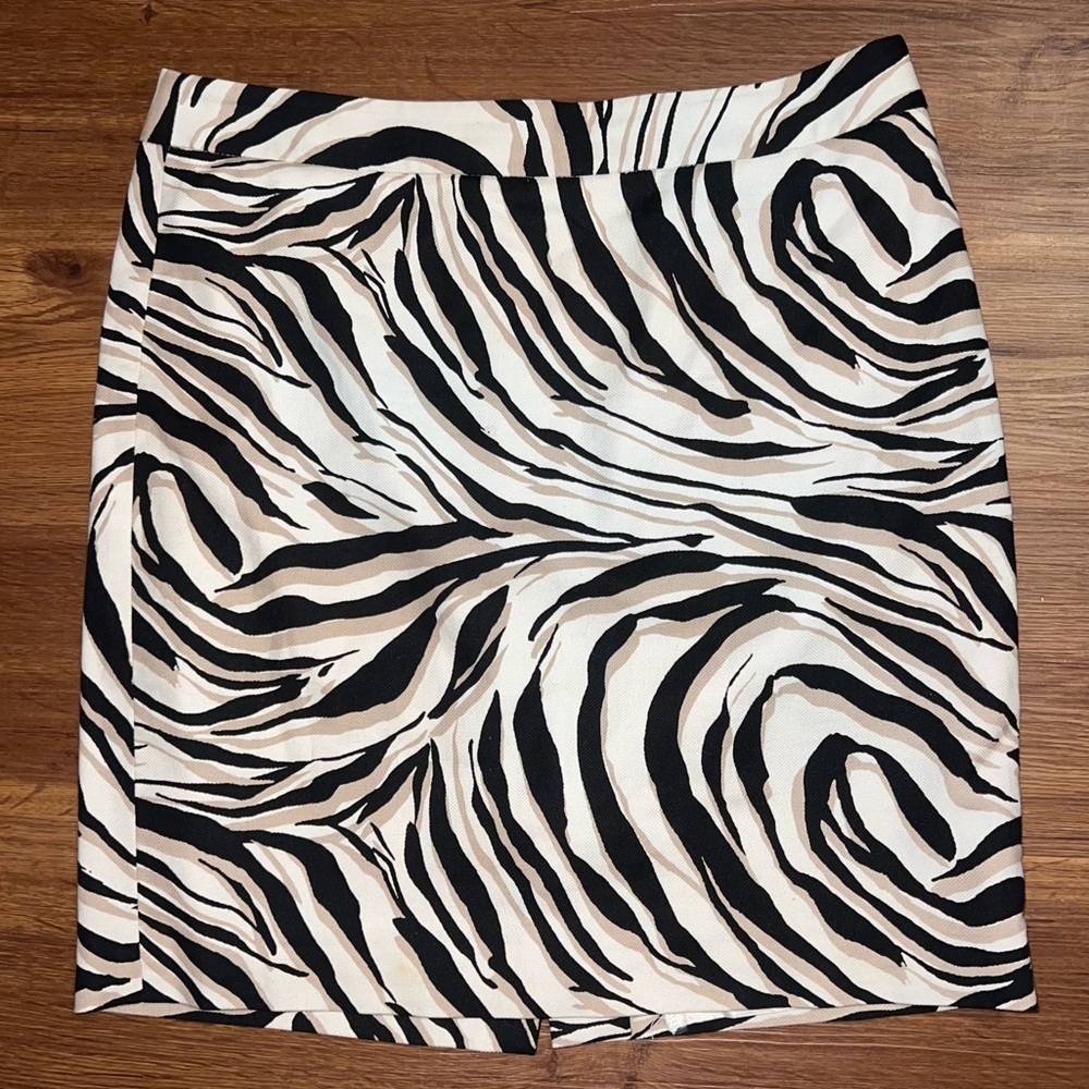 Loft Zebra Printed Mini Skirt Size 8 Petite